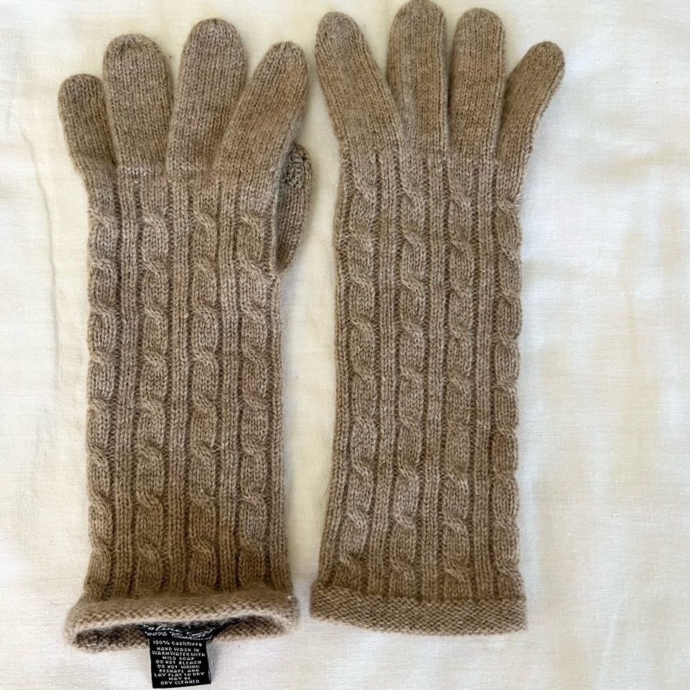 Cashmere Gloves - Women’s Tan Cableknit Gloves
